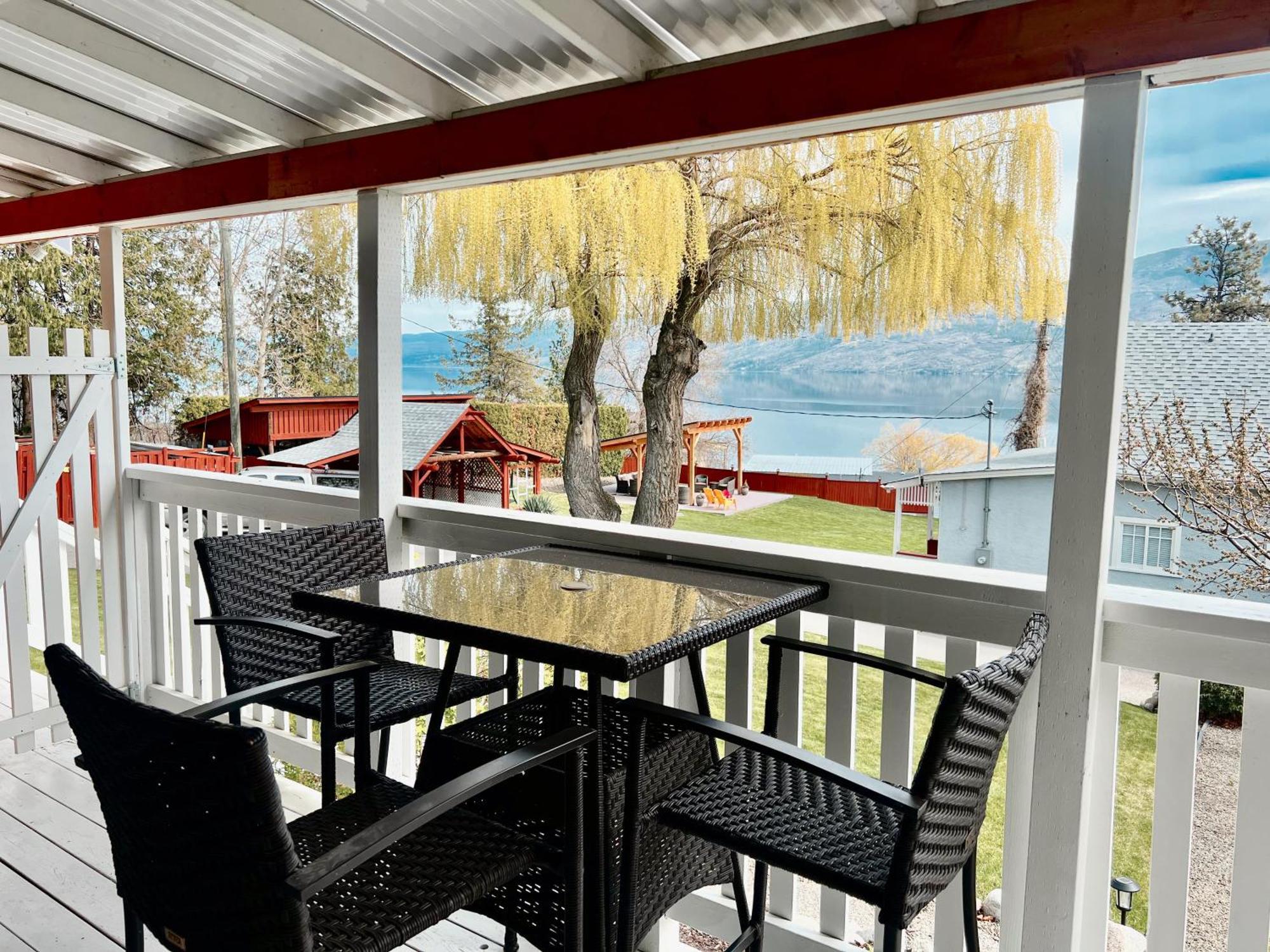 Peachland Beach Resort Exteriör bild