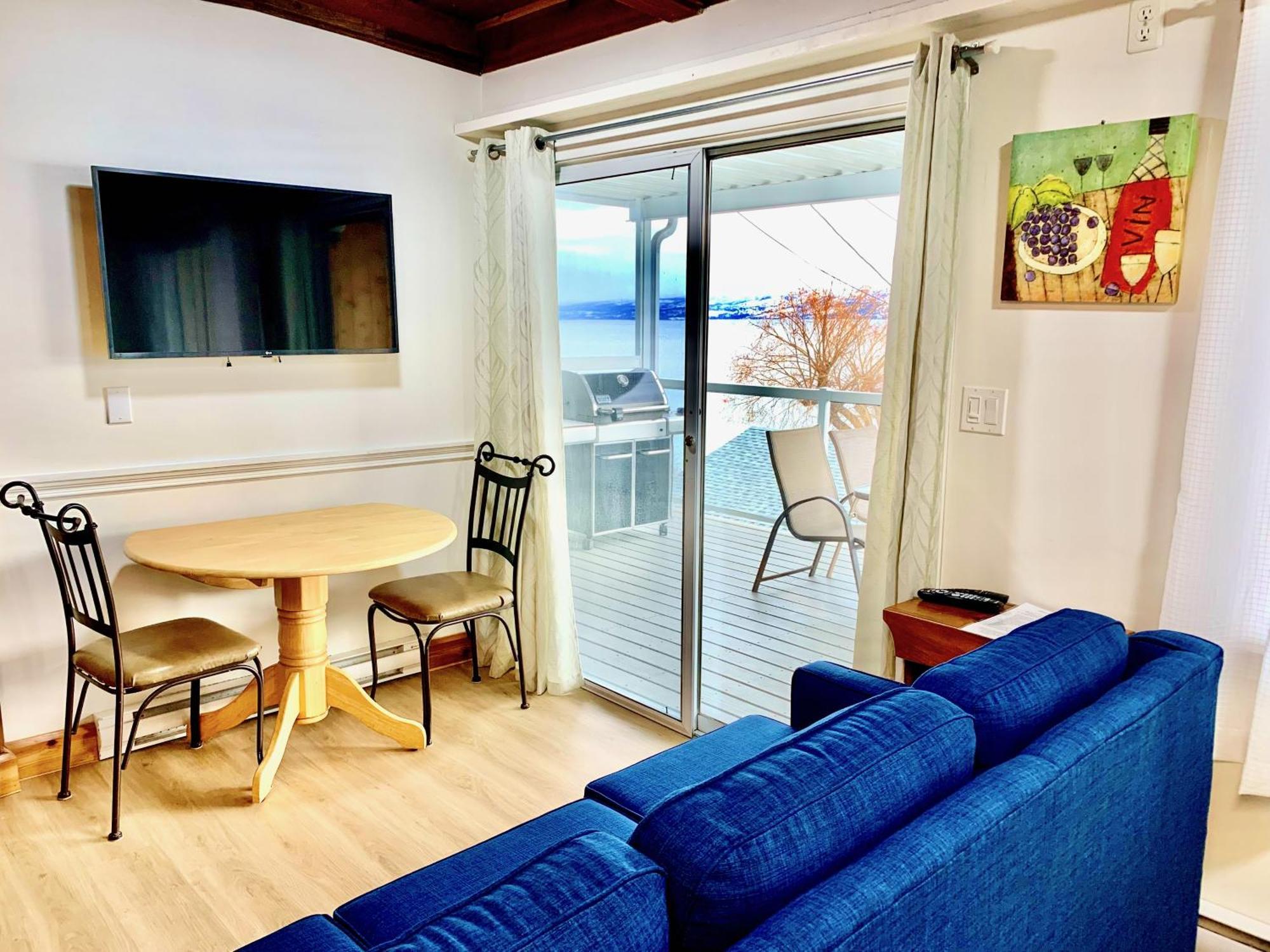 Peachland Beach Resort Exteriör bild
