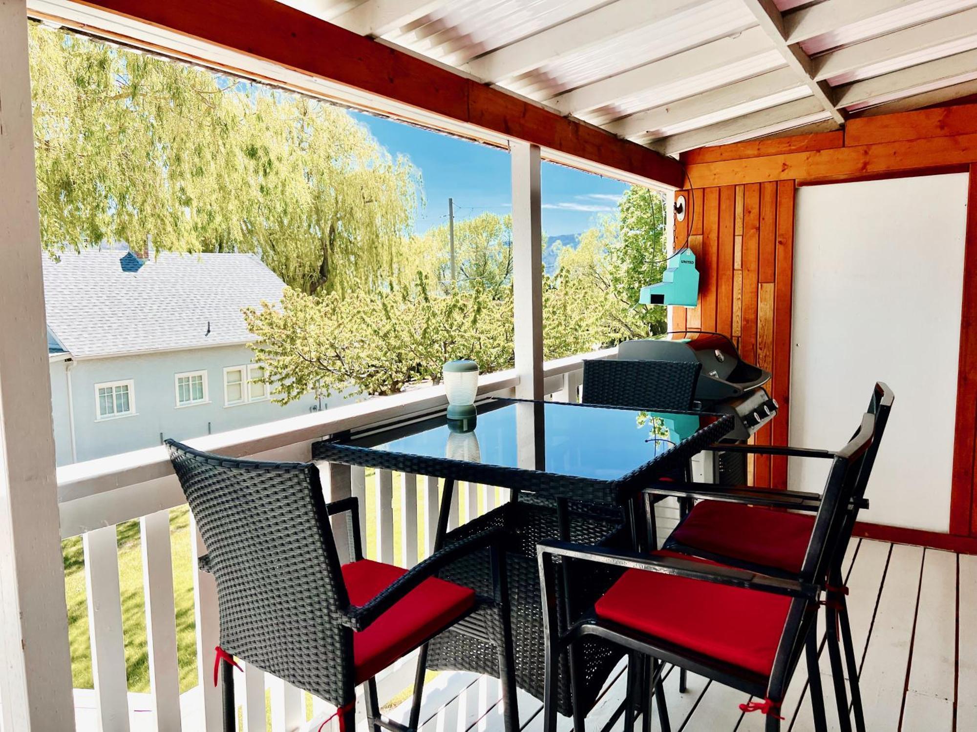 Peachland Beach Resort Exteriör bild