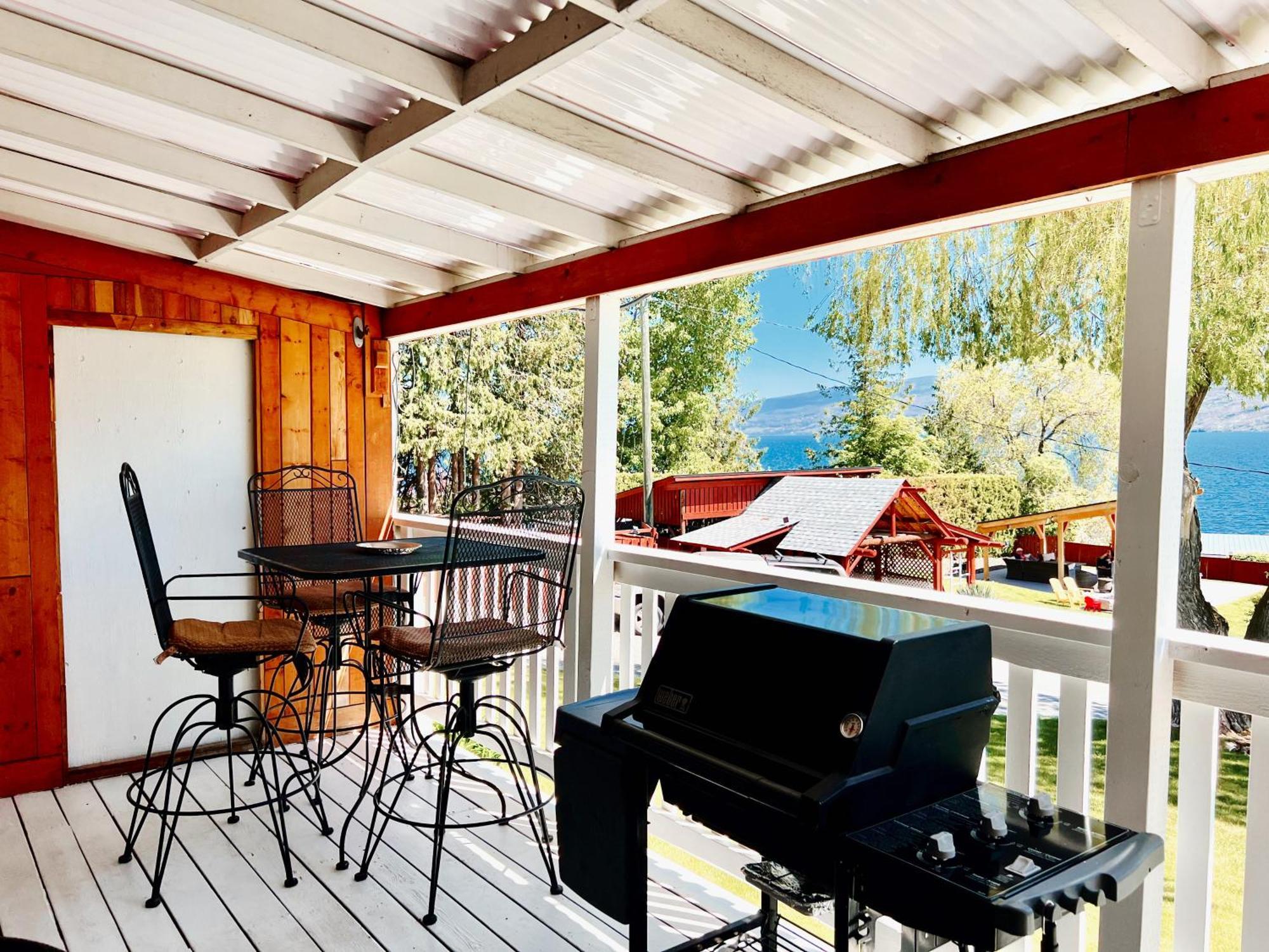 Peachland Beach Resort Exteriör bild